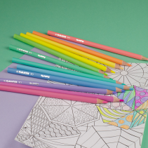 Krāsainie zīmuļi pasteļkrāsās 12 gab. - KORES KOLORES Pastel komplekts bērniem un pieaugušajiem