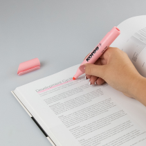 Marķieris pasteļrozā KORES HIGH LINER PLUS - izturīgs un spilgts izcelšanai